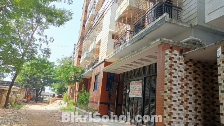FLAT FOR SALE 1350sft CHONDRIMA MODEL TOWN MOHAMMADPUR